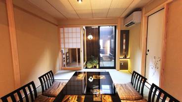 客室内のダイニングエリア / 11