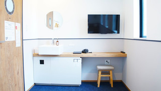 [プライベートルーム] キング [シャワー&トイレ共用] 禁煙