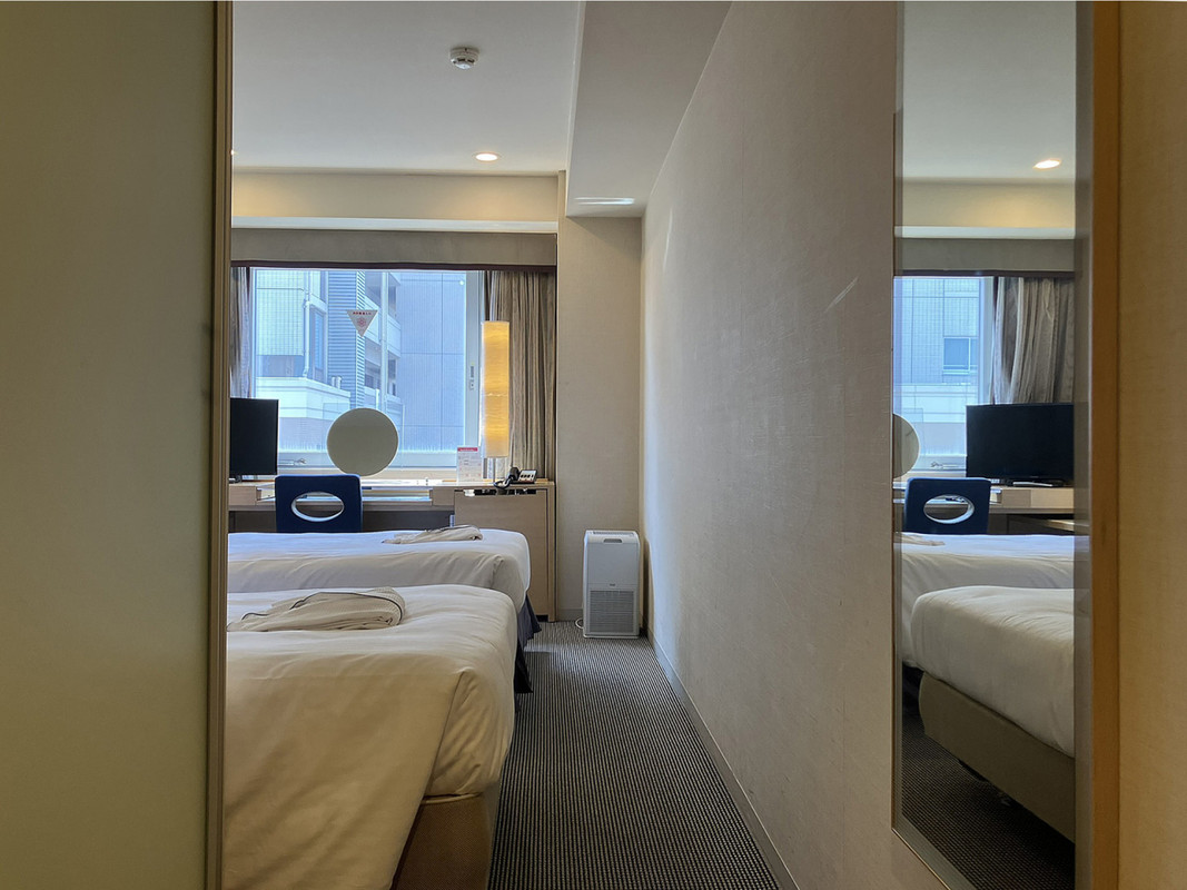 客室に入りました…死角が多くてプライバシーが保てそうです