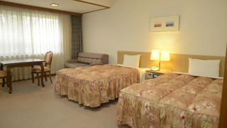 海を眺める洋室 禁煙（27.95平米）