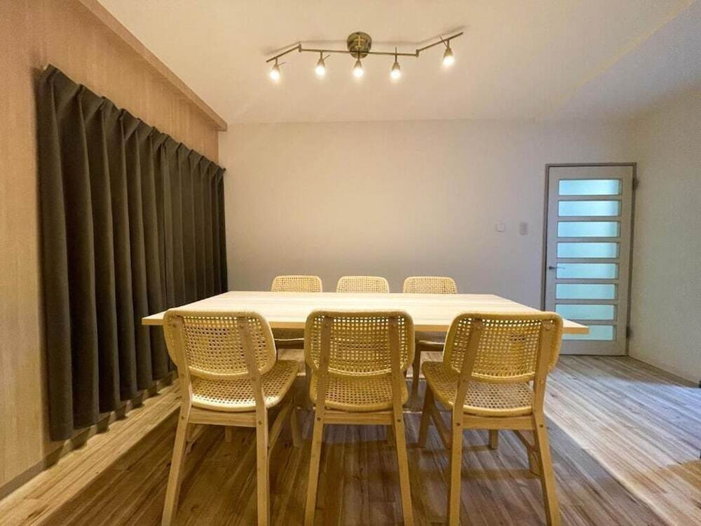 客室内のダイニングエリア