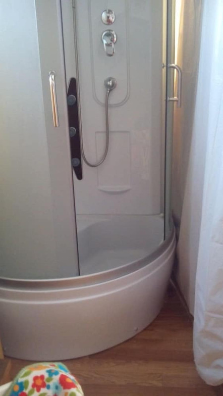 バスルームのシャワー