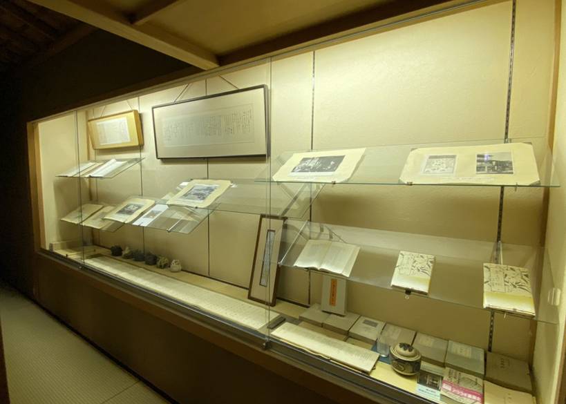 百年旅館ならでは
歴史を感じる芸術作品 / 1