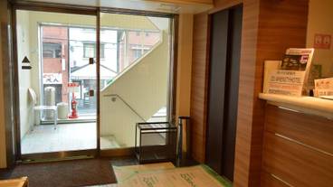 内部エントランス / 2