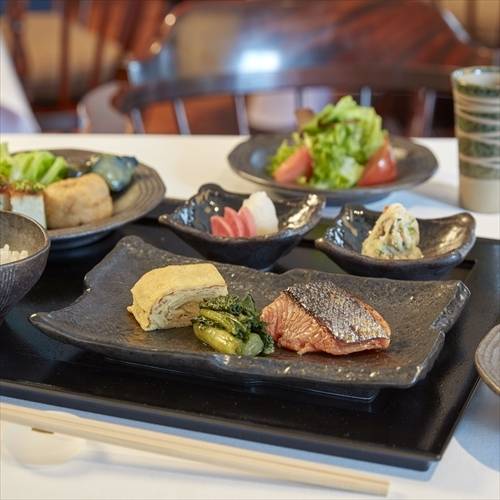 朝食はほっこり
優しいおばんざい / 3