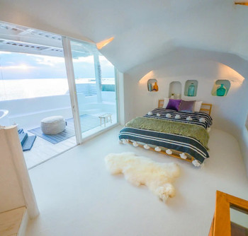 青と白の空間は解放感たっぷり！3447502