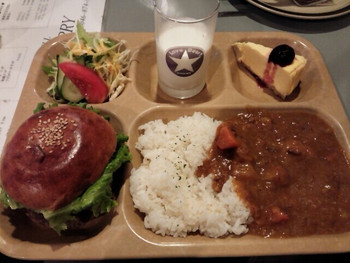 「どぶ板食堂 Perry」料理 856304 デラックスプレート1800円