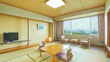 客室 / 9