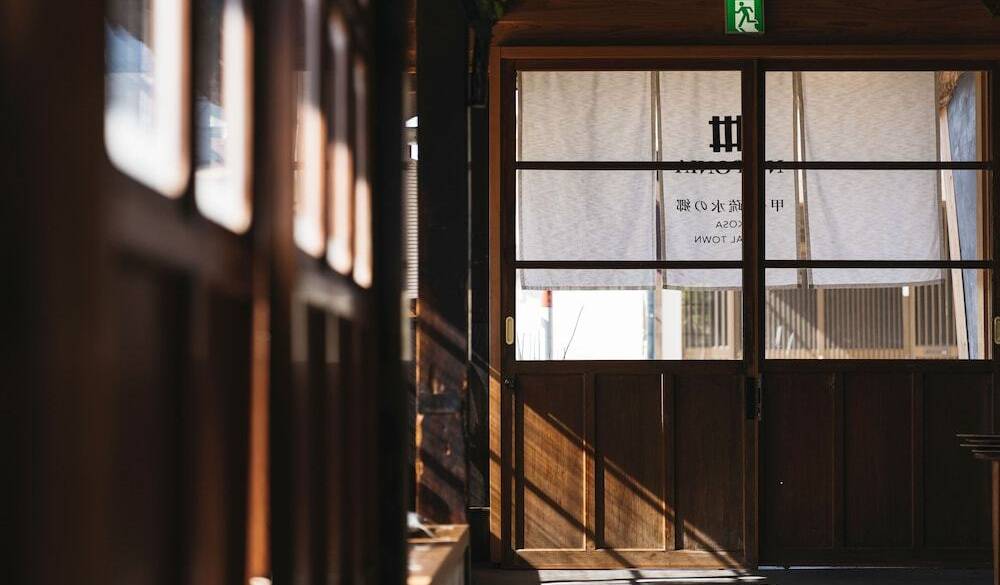 暖簾をくぐって外へ / 4