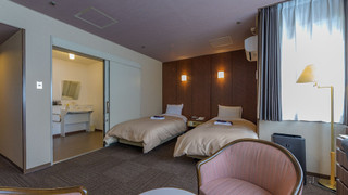 洋室 (バリアフリー対応ツイン)