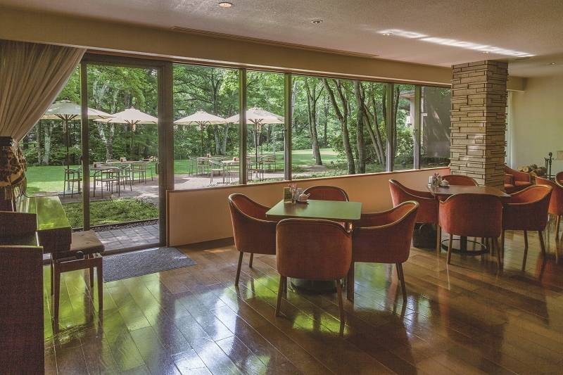 パラソルの下で
のんびりティータイム / 2