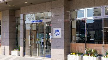 施設の入り口 / 4