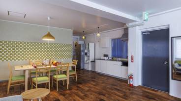 客室内のダイニングエリア / 29