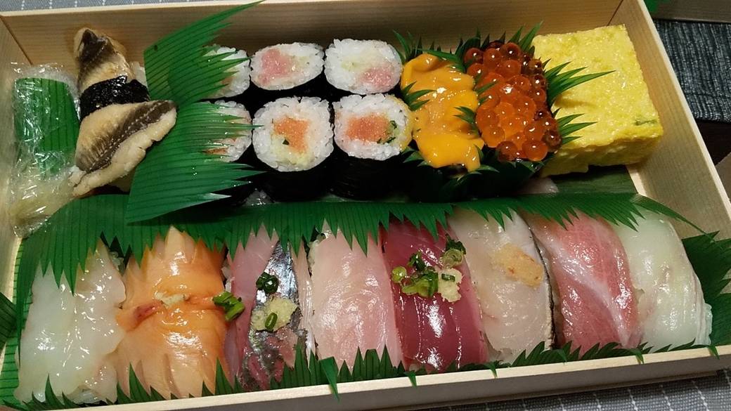 買ってきたグルメで
2人きりの夕食タイム / 2