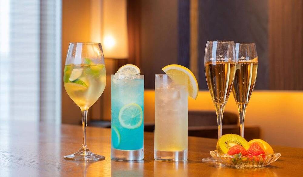 バー のドリンク / 1