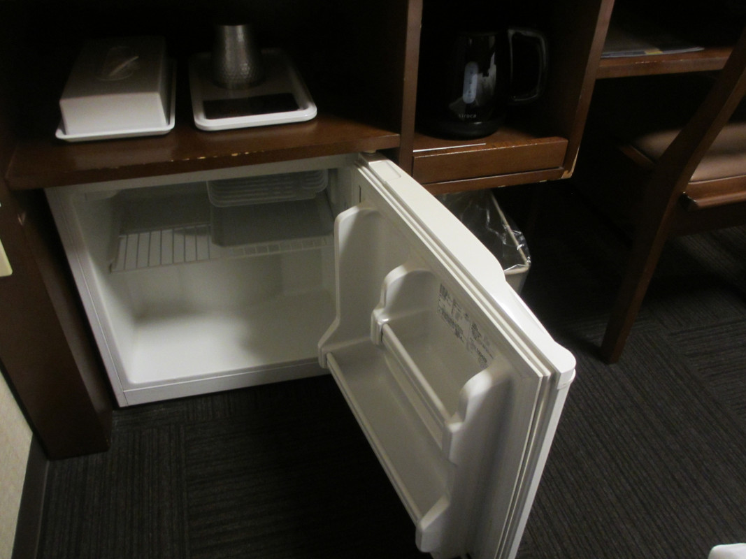 冷蔵庫はスイッチを自分で入れて！