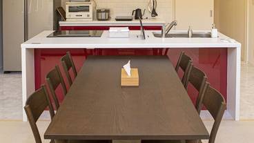 客室内のダイニングエリア / 8