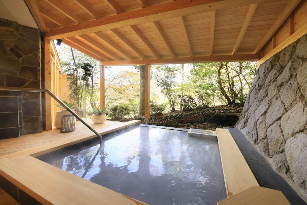 半露天風呂付きの客室はワンランク上の大人の隠れ家3844890