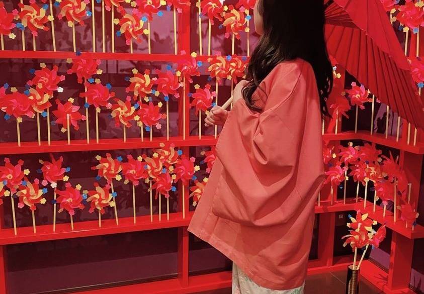 「すみれ写真館」で
楽しい撮影タイム / 1