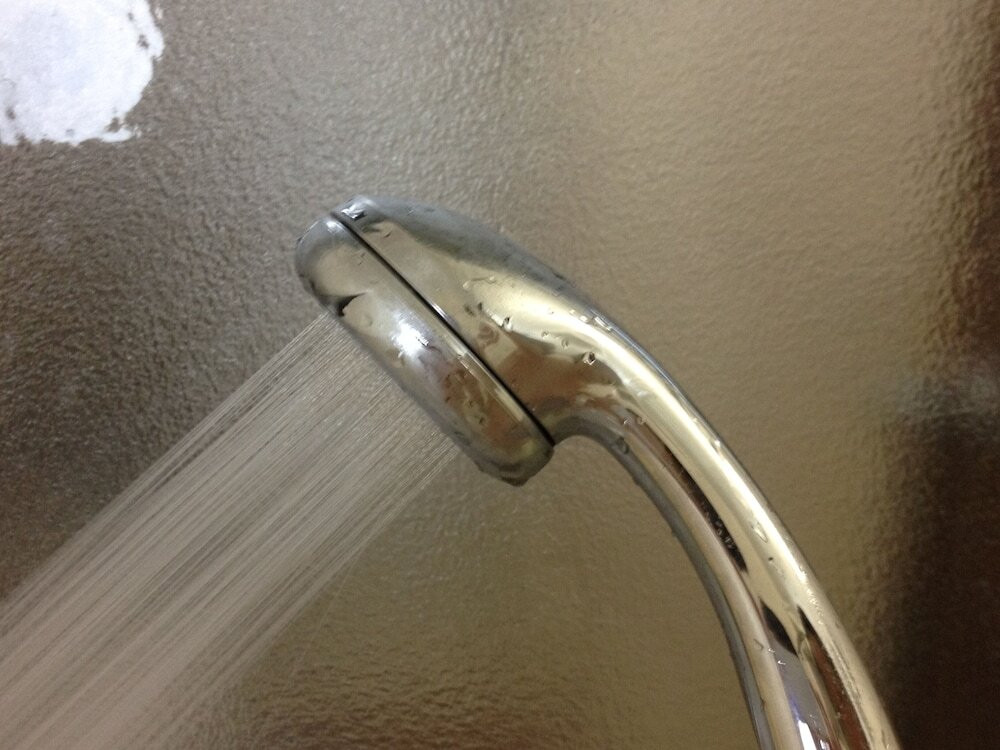 バスルームのシャワー