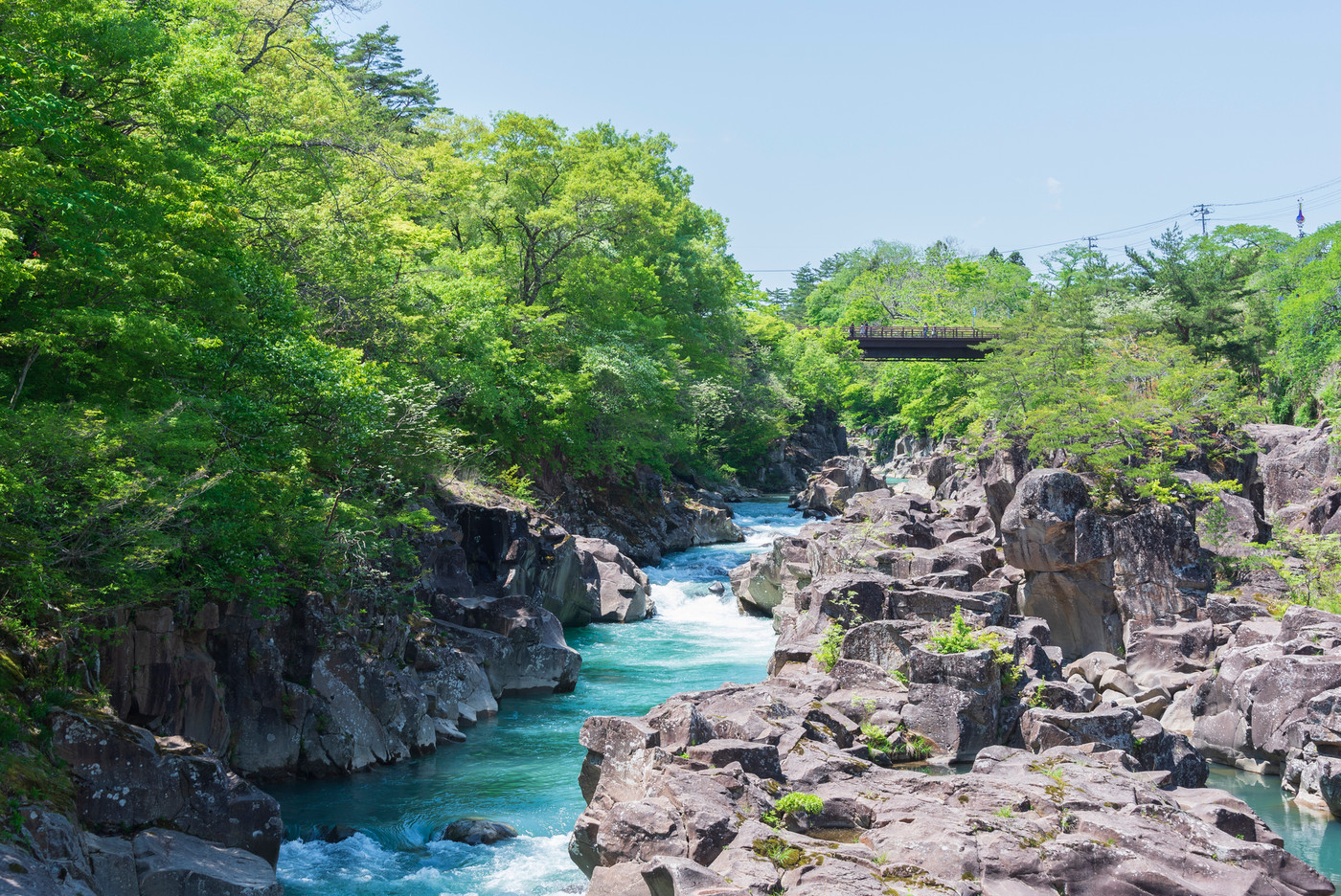 厳美渓　渓谷　岩　流れ　岩手県