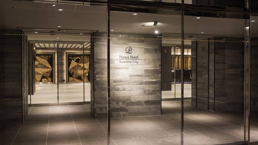 きれいなロビーで
チェックイン / 3