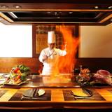 夕食はよりどりみどり
豊富なダイニング / 1