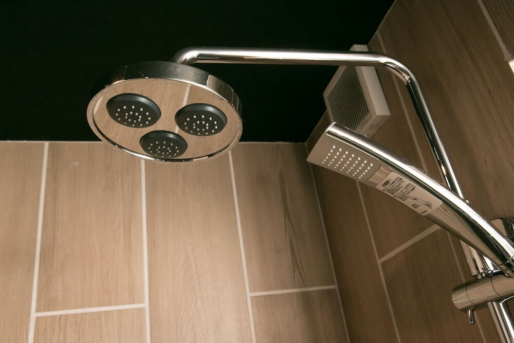 バスルームのシャワー