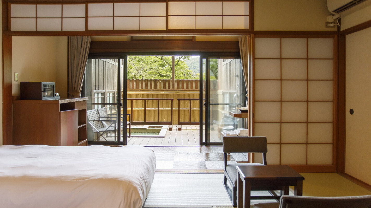 別館露天風呂付客室一例