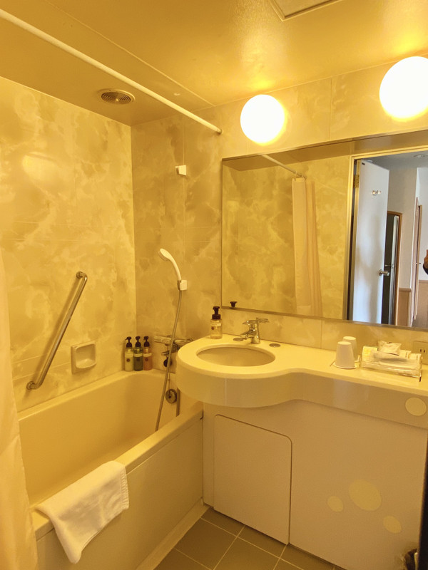 バスルーム(トイレは別室)