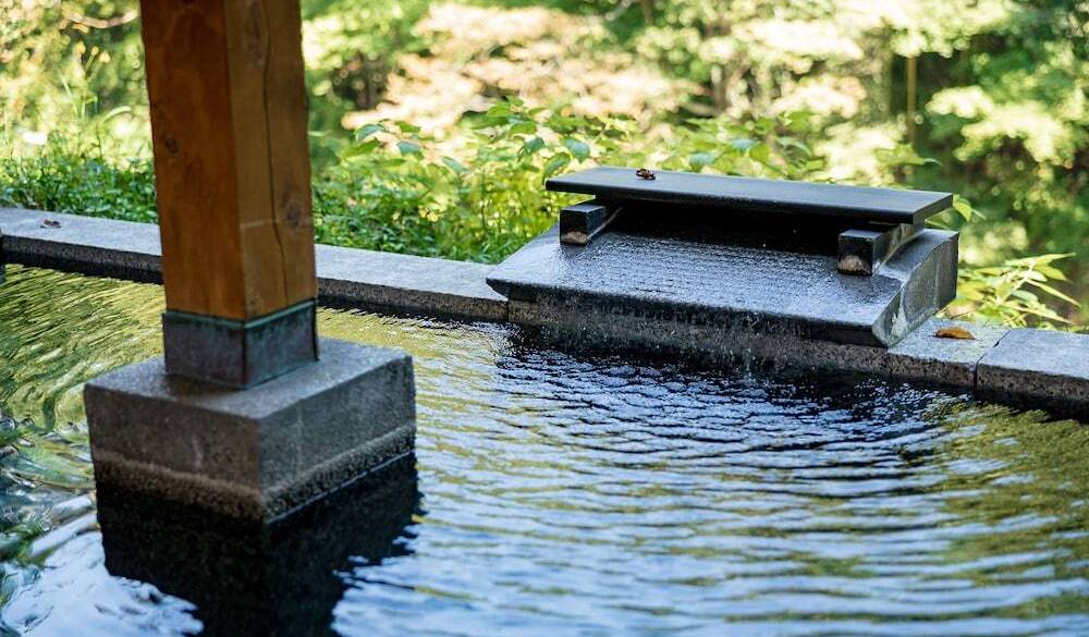 四季を感じる
源泉かけ流しの大浴場 / 4