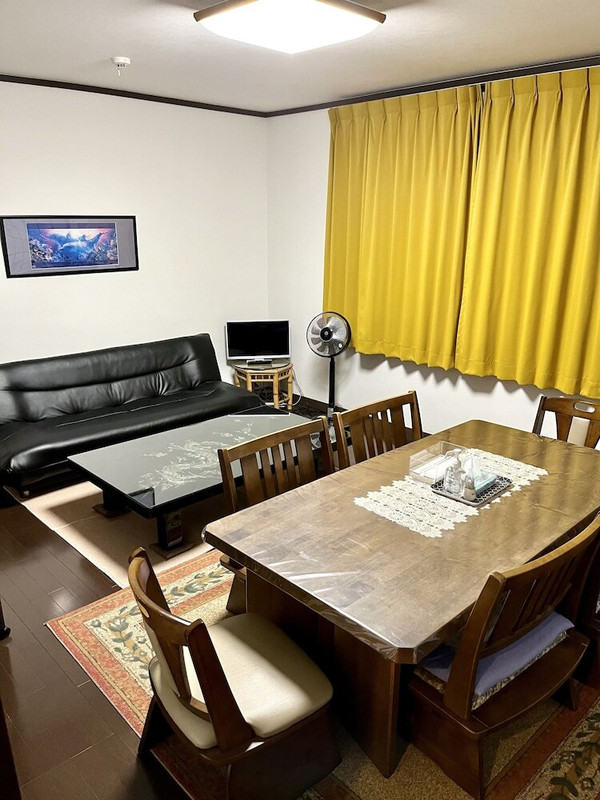 客室内のダイニングエリア