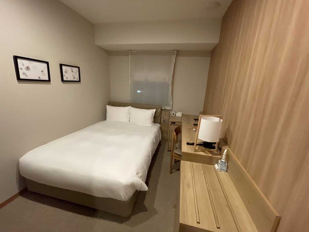 客室は快適でした。大通りからの騒音も聞こえず