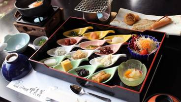 食事・飲み物 / 4