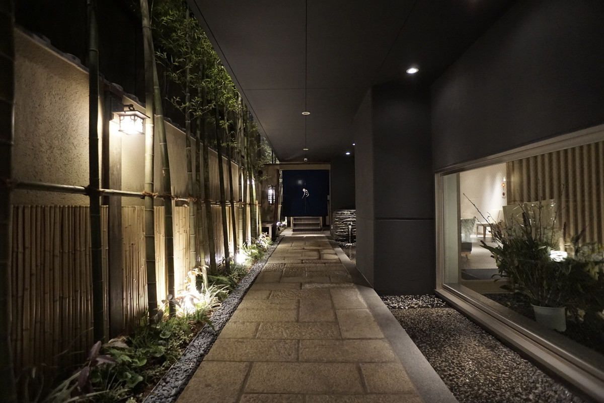 和とBAR 月の小路 入口②