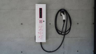 電気車両充電スタンド / 6