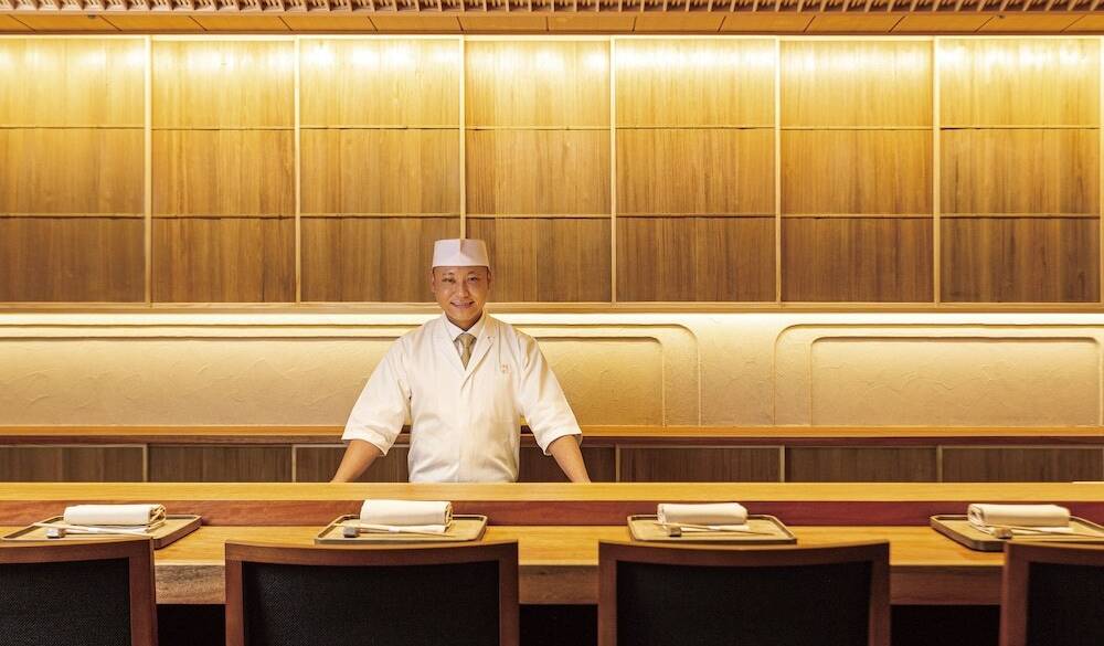 ホテル内で
豪華ディナー / 3