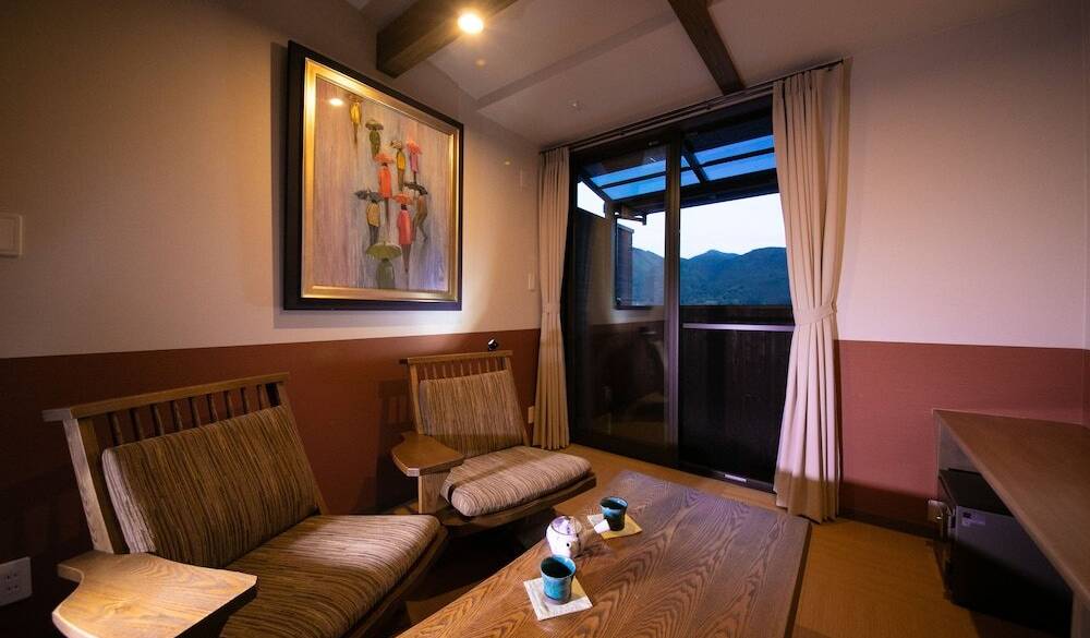 チェアとテーブル / 2