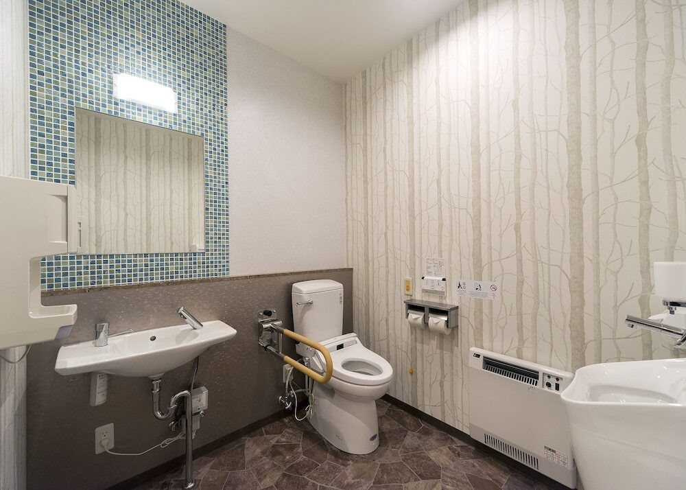 1階トイレ バリアフリー設計・ベビーベッドあり