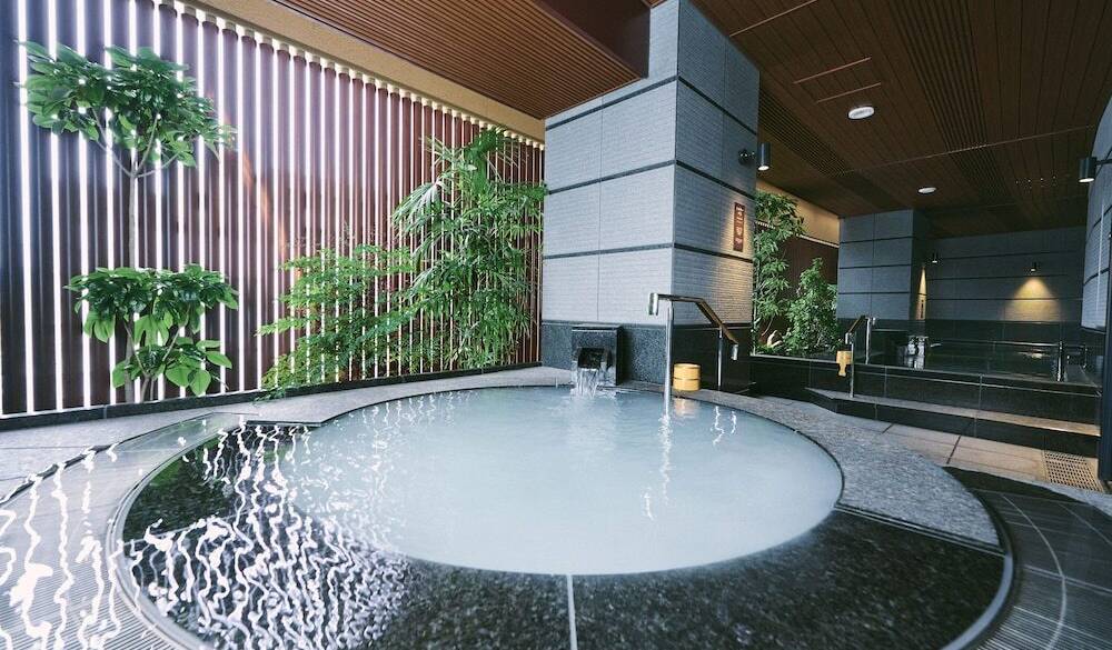 庭の湯のジャグジーバス / 2