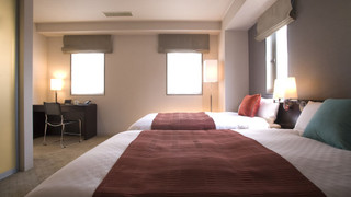 ツインルームシングルサイズベッド 2 台