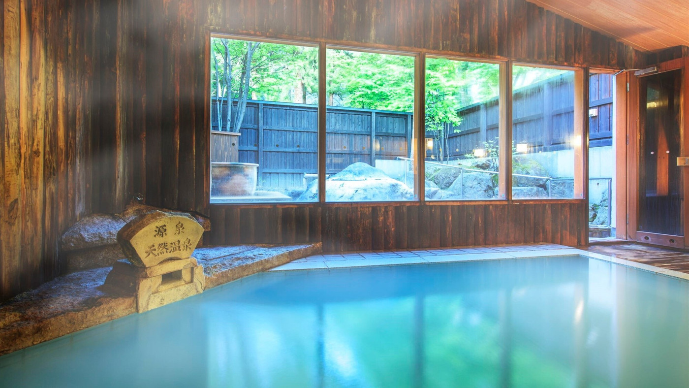 野趣あふれる露天風呂＆木の温もりに包まれた大浴場3954866