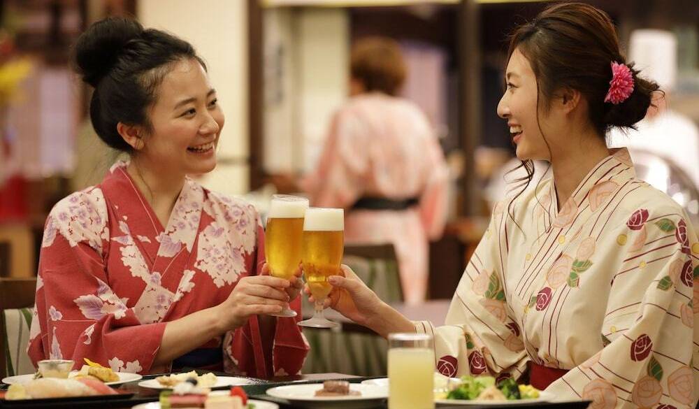 大人も子供も楽しめる！
旬を味わうバイキング / 3