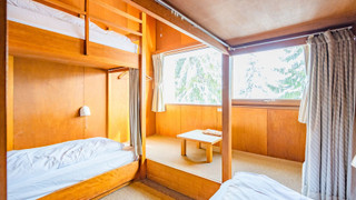 ルーム　二段ベッド付　共用バスルーム　山側