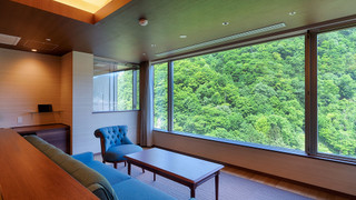 客室温泉展望風呂付ラグジュアリー 牛肉コースディナー 禁煙 (50平米・定員3名)