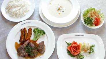 食事・飲み物 / 3