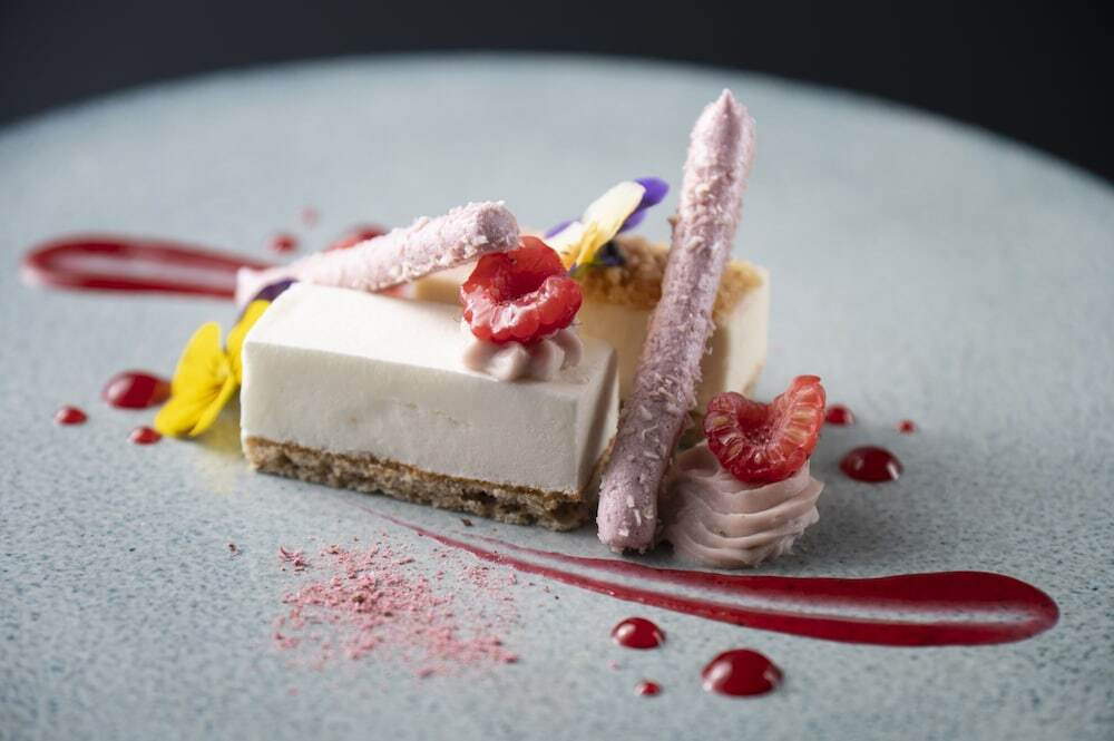 多機能温泉プールやトリートメントでパパとママも至福のひと時♡3415144