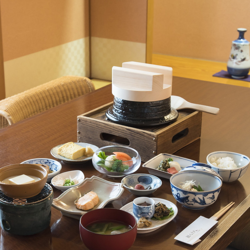 朝食