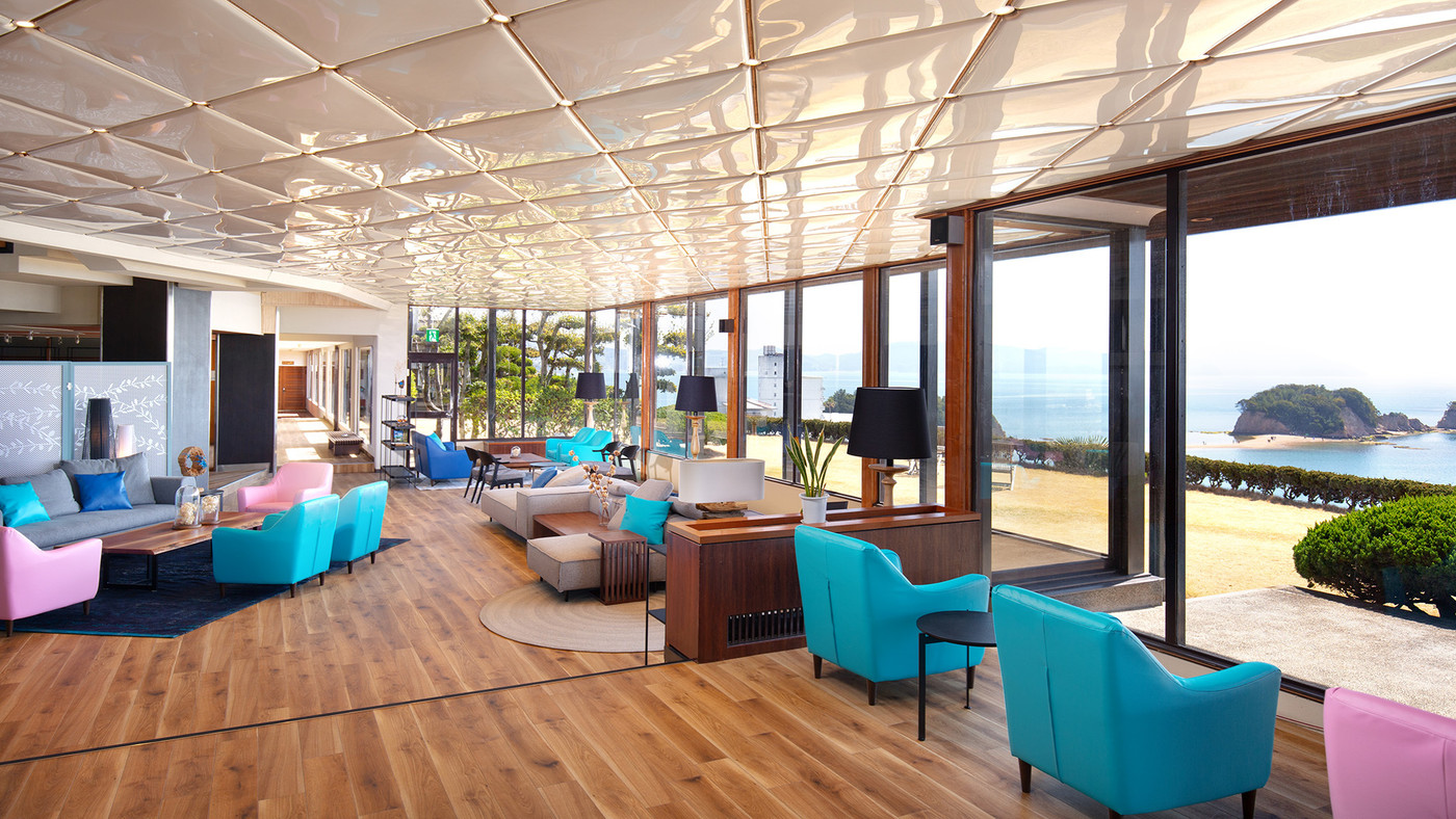 高台にあり、お部屋や展望露天風呂からの眺めがステキな老舗ホテル3905845