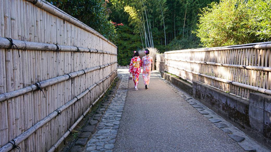 見所たっぷりの嵐山で
友情を深めた2日間 / 1